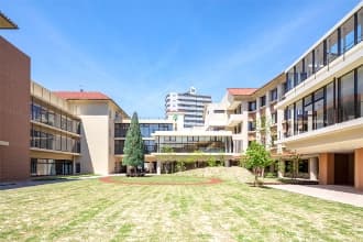 officeMainImageBlurLeft