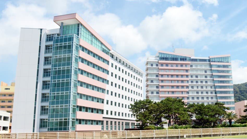 officeMainImageBlurLeft