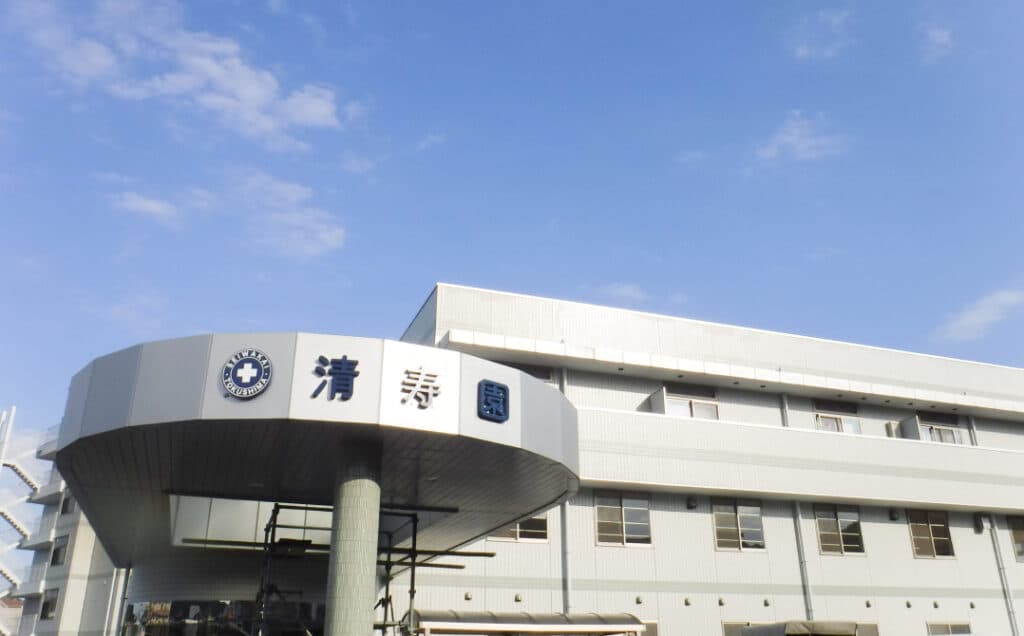 officeMainImageBlurLeft