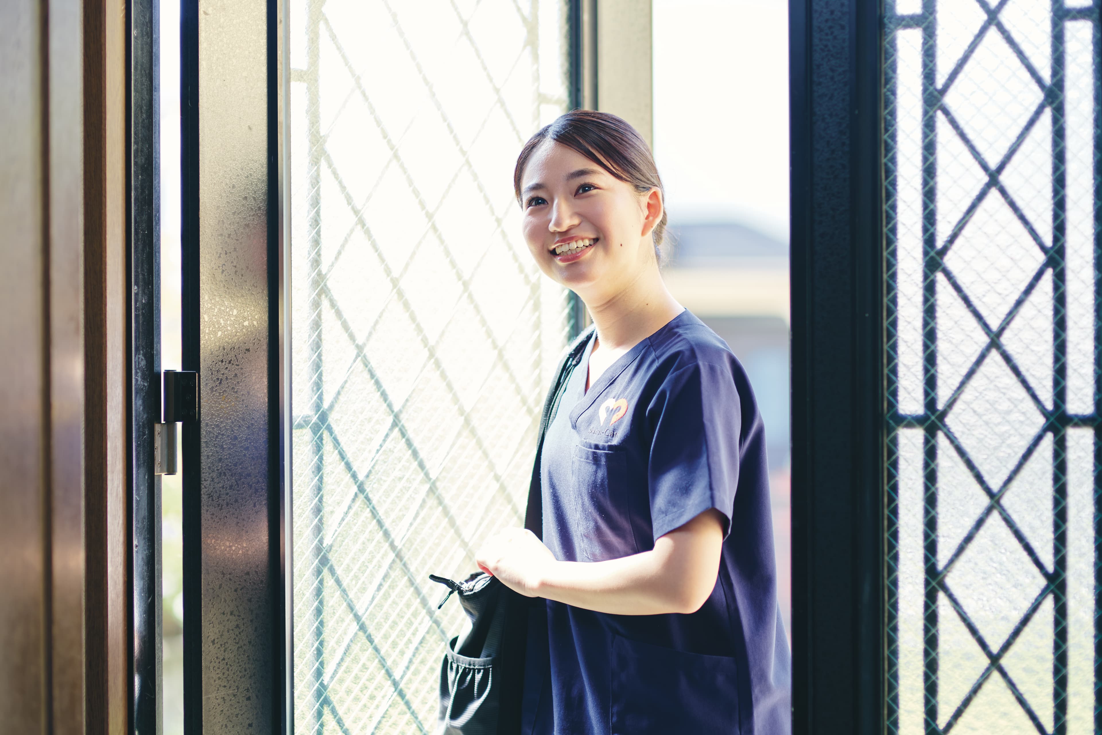 officeMainImageBlurLeft