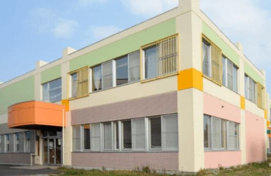 officeMainImageBlurLeft